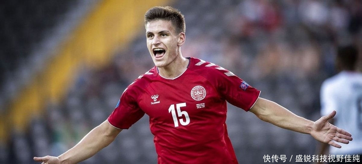 她以其灵活 她以其灵活