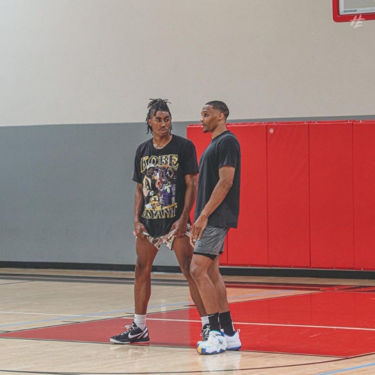 欧冠杯16强首回合｜ 英法领头羊硬碰硬 红军 大巴黎大干一场